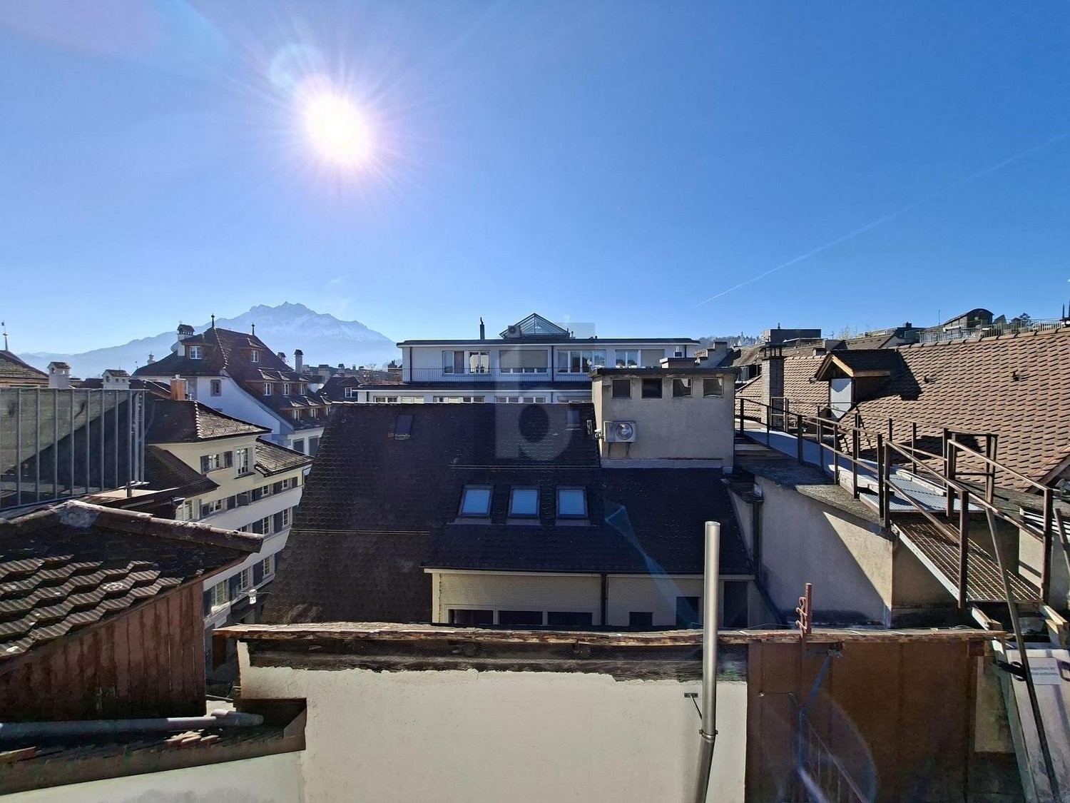 315m² living / commercial building, photo 1 of 4
