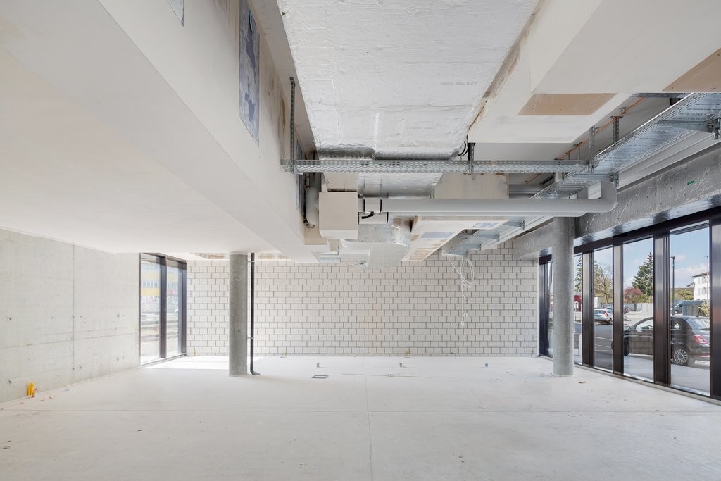 135m² commercial, photo 1 of 7