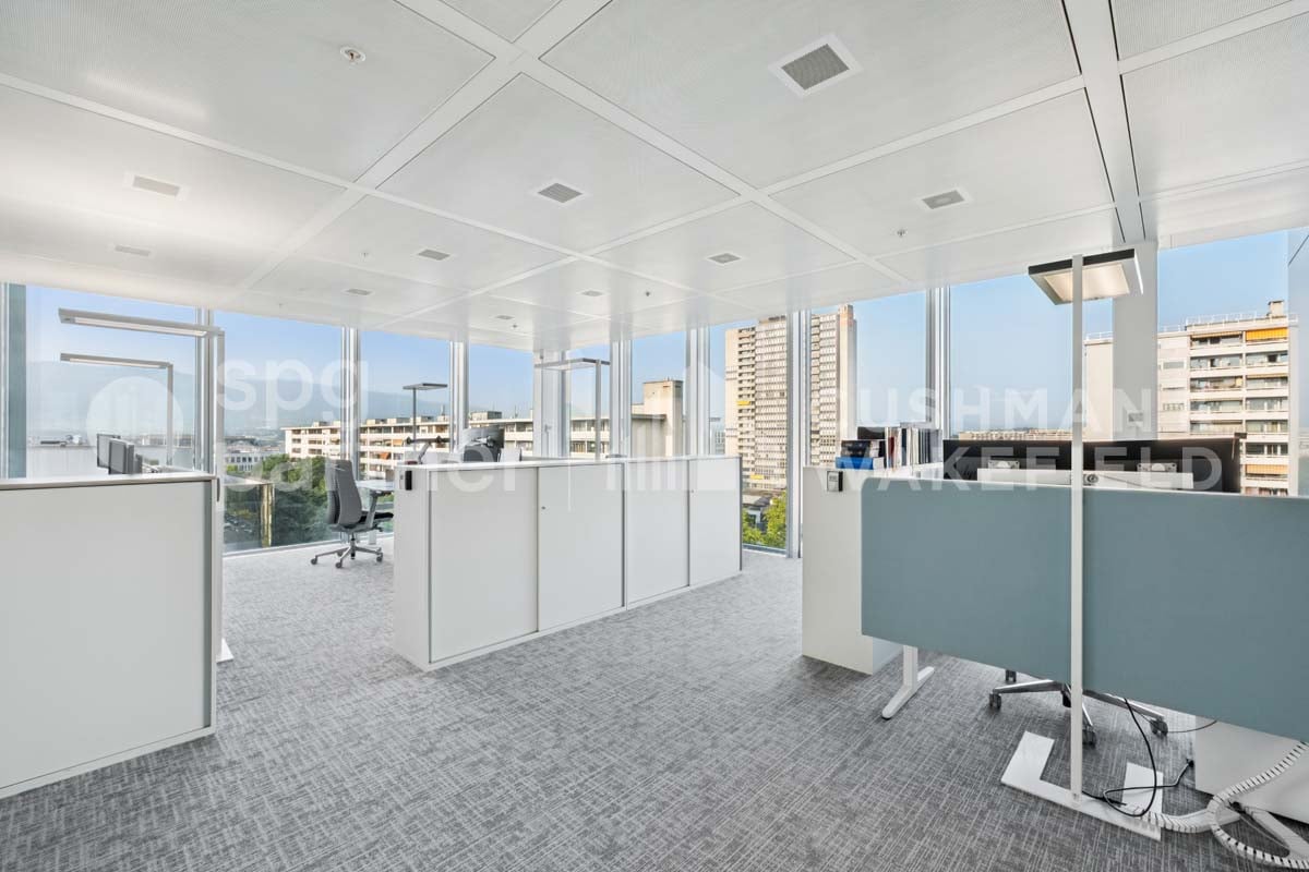 319m² office