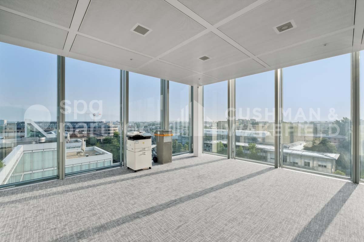 319m² office