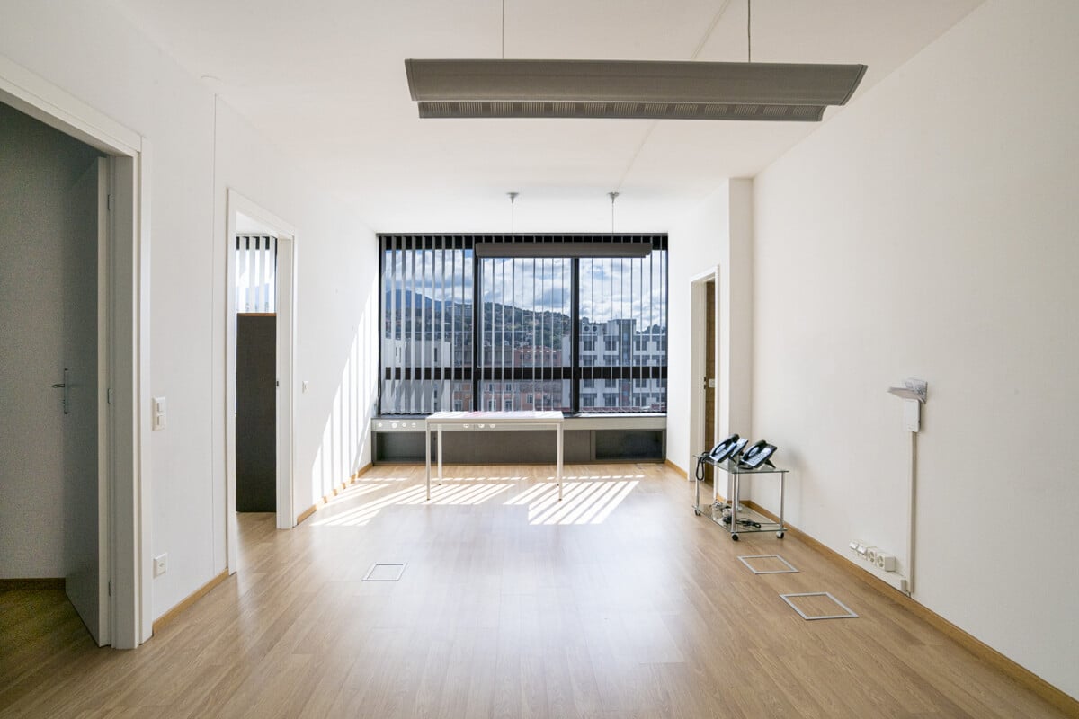 Office, photo 3 of 6