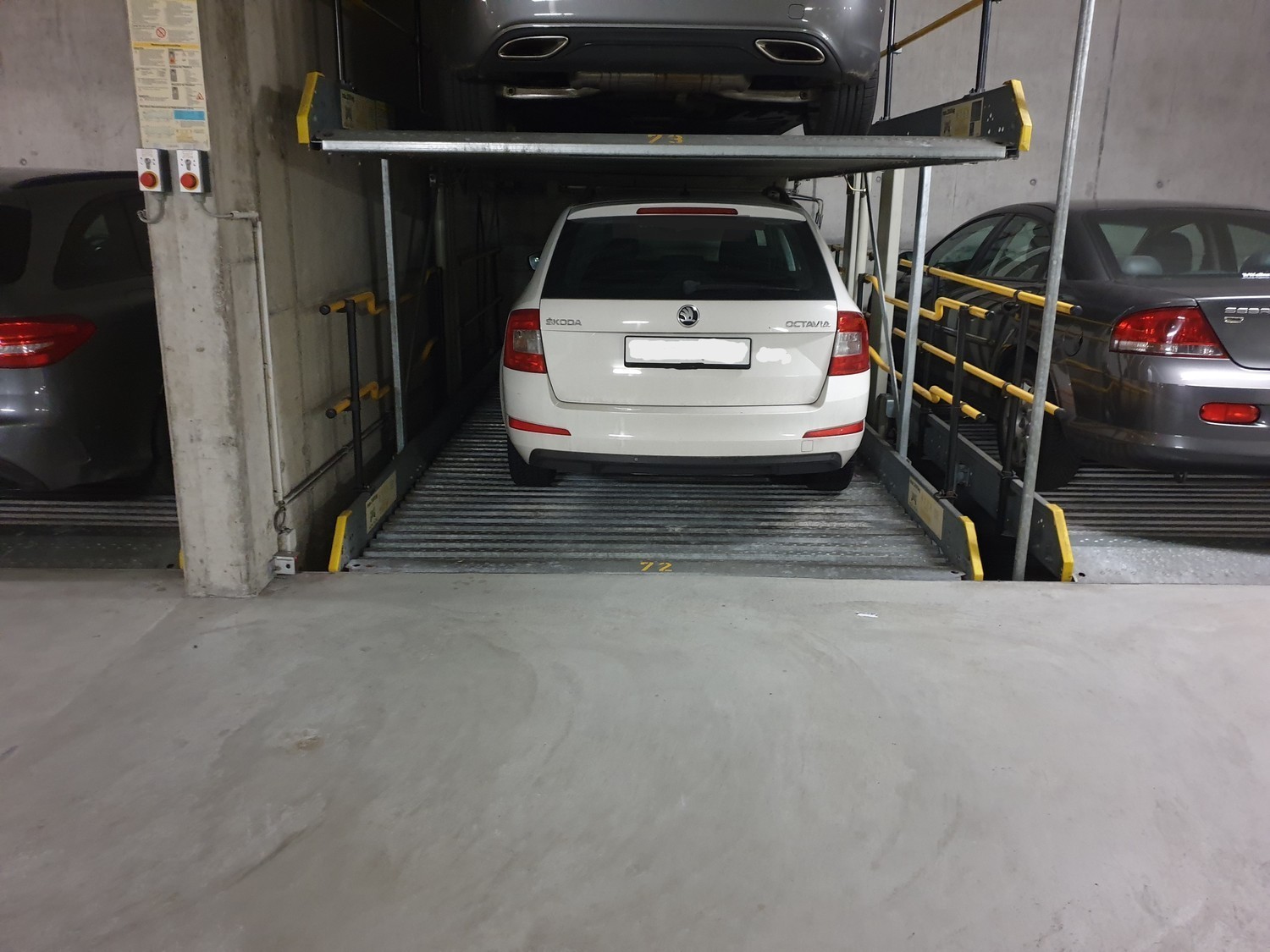 Open slot, photo 1 of 2
