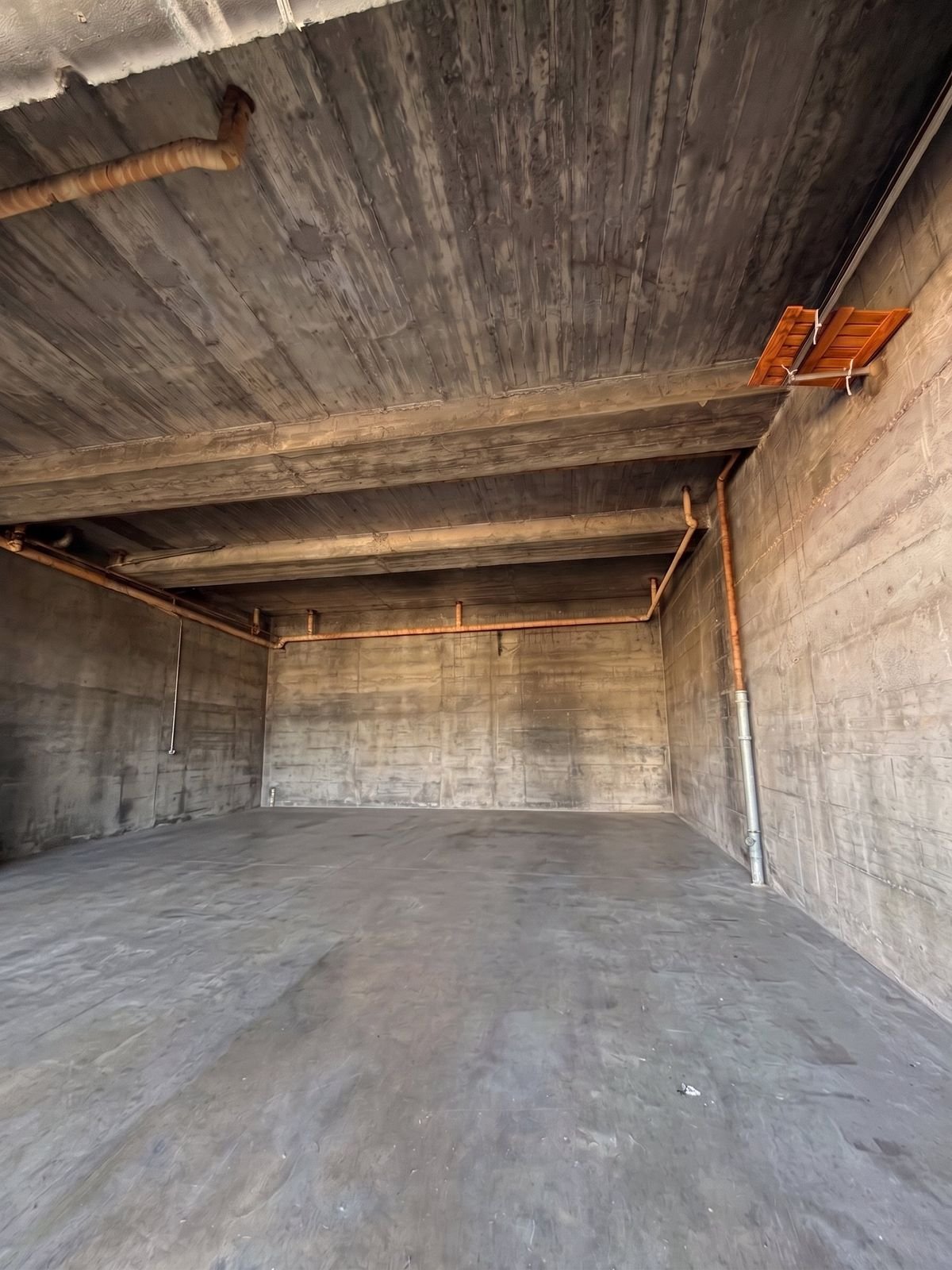 185m² storage room, photo 4 of 10