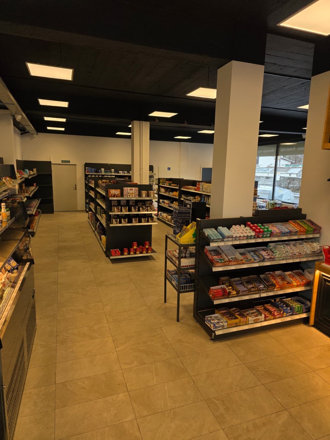 193m² shop, photo 7 of 10