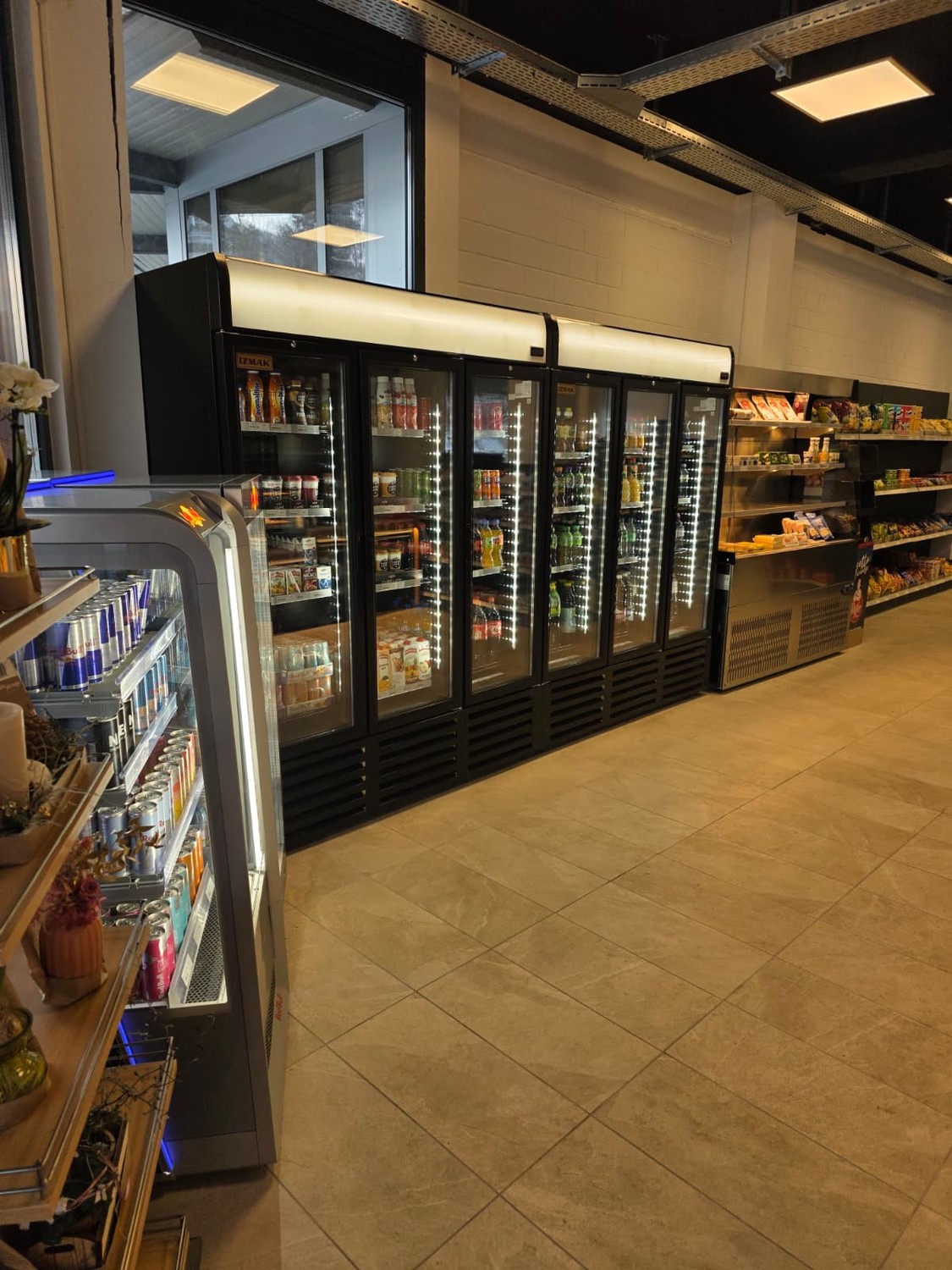 193m² shop, photo 5 of 10