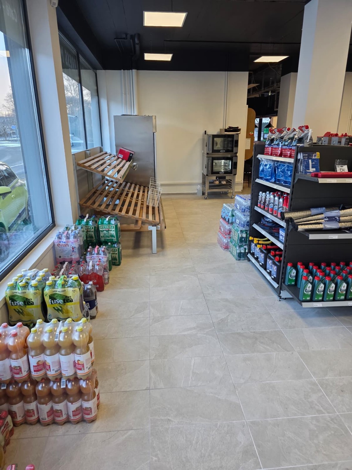 193m² shop, photo 9 of 10