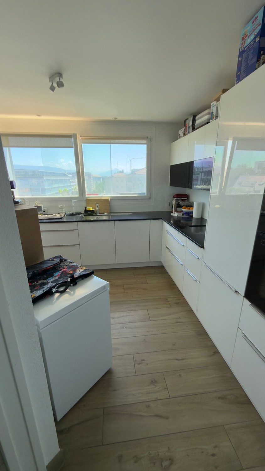 6 rooms apartment, photo 1 of 2