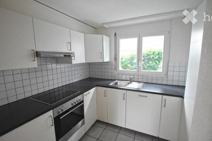 Appartamento di 3 ½ locali con due balconi e una bella vista

A Walzenhausen affittiamo un luminoso e accogliente appartamento di 3.5 locali al 4° piano.

l'appartamento convince per una piacevole disposizione degli spazi e ben due balconi, che offrono comfort abitativo aggiuntivo e spazio per il re