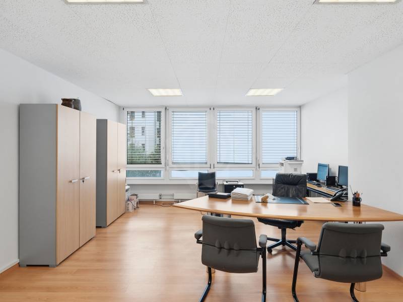 165m² office