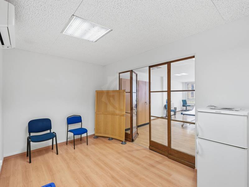 165m² office