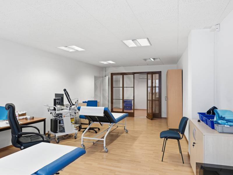 165m² office