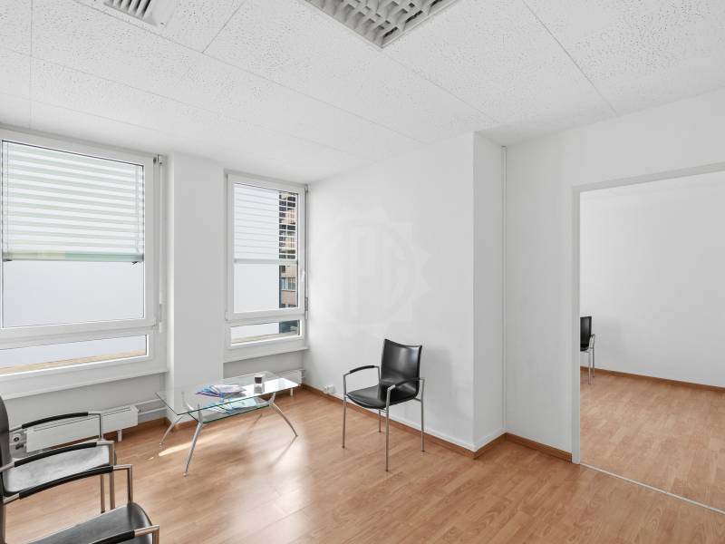 165m² office