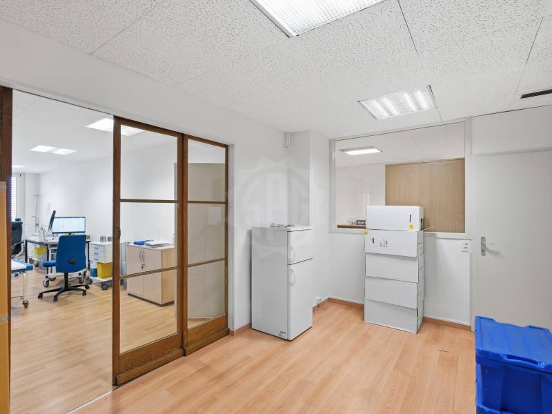 165m² office