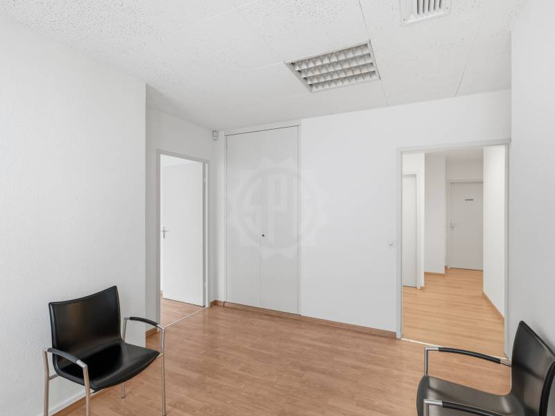 165m² office