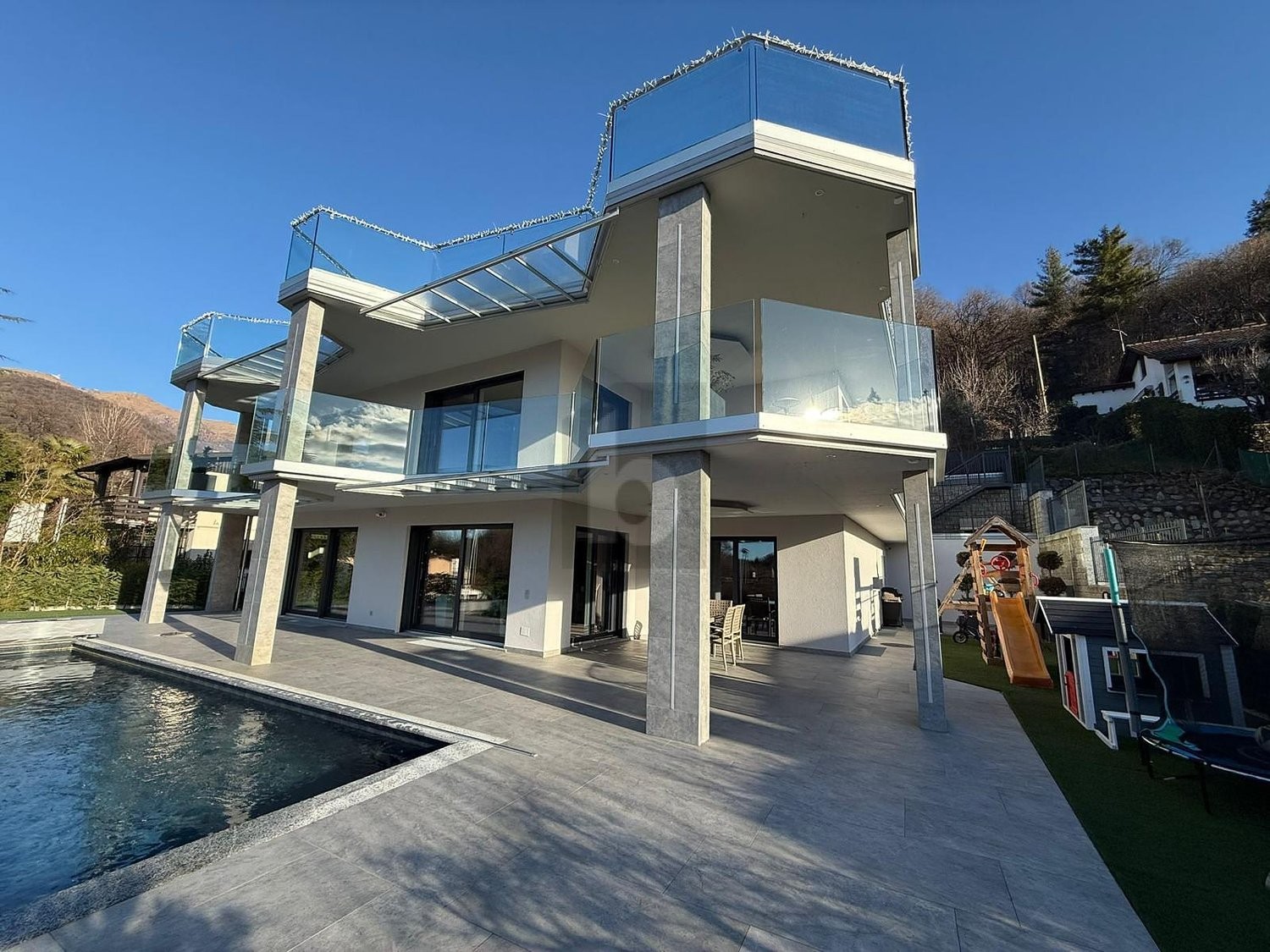 6 ½ rooms villa, photo 1 of 4