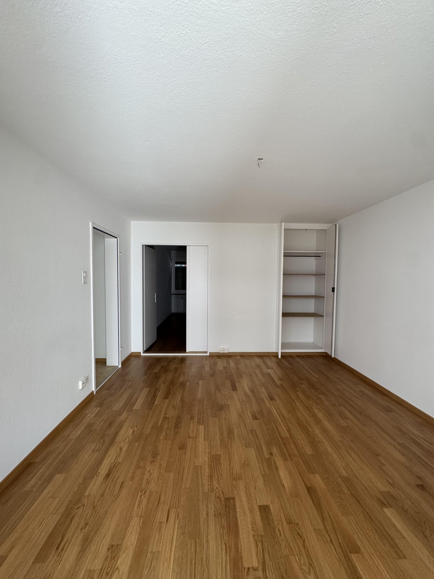 2 rooms apartment, photo 2 of 6