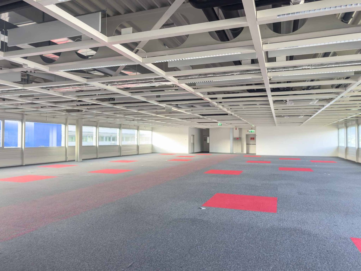 1393m² office