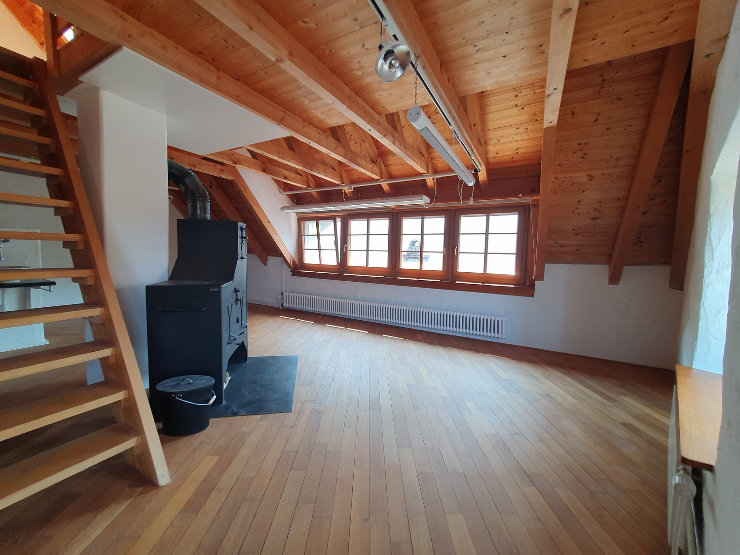 6 rooms single house, photo 1 of 10