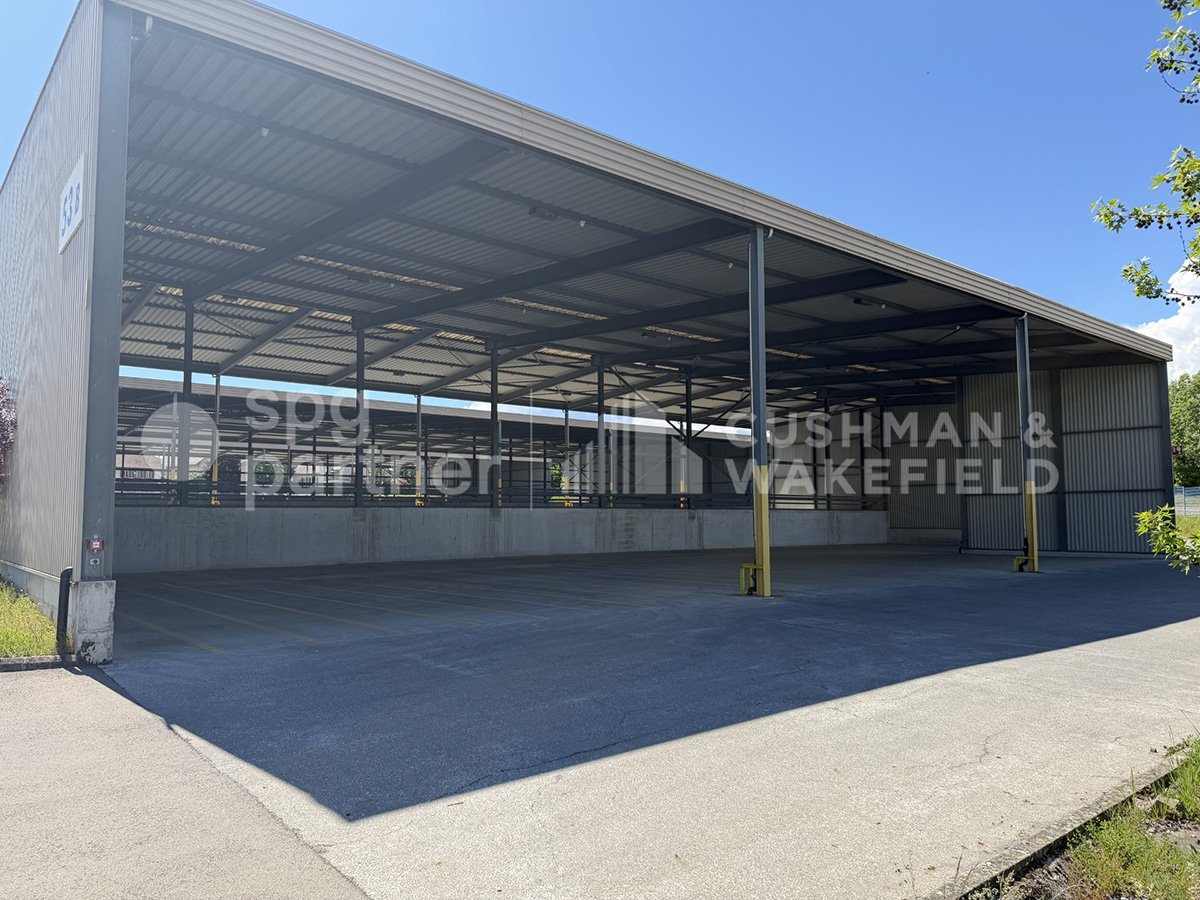 1000m² commercial

Covered storage halls of 12'000 m², divisible from 1'000 m², ready for your project!

Between Genève and Lausanne, St-Prex benefits from a strategic positioning in the heart of the Arc lémanique.

The site consists of three covered storage halls, designed exclusively for industria, photo 3 of 6