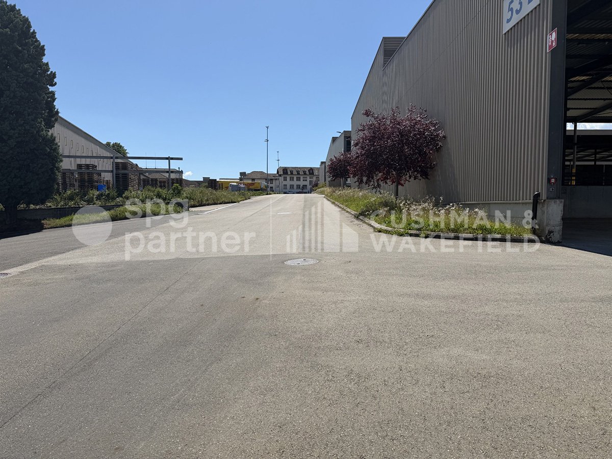 1000m² commercial

Covered storage halls of 12'000 m², divisible from 1'000 m², ready for your project!

Between Genève and Lausanne, St-Prex benefits from a strategic positioning in the heart of the Arc lémanique.

The site consists of three covered storage halls, designed exclusively for industria, photo 5 of 6