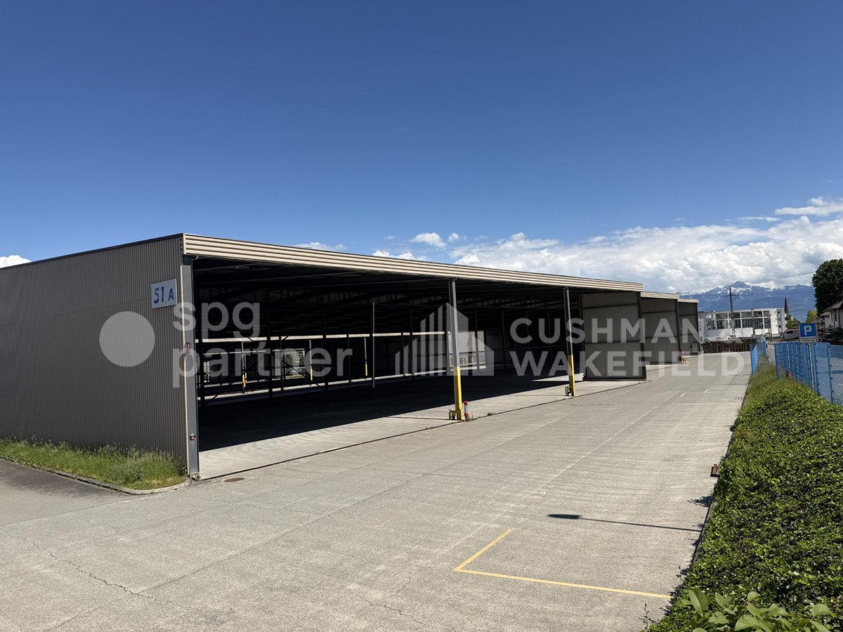 1000m² commercial

Covered storage halls of 12'000 m², divisible from 1'000 m², ready for your project!

Between Genève and Lausanne, St-Prex benefits from a strategic positioning in the heart of the Arc lémanique.

The site consists of three covered storage halls, designed exclusively for industria, photo 2 of 6