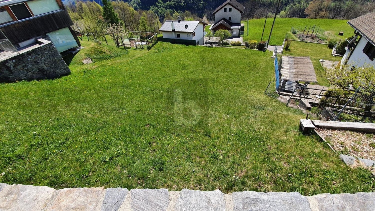 541m² building land