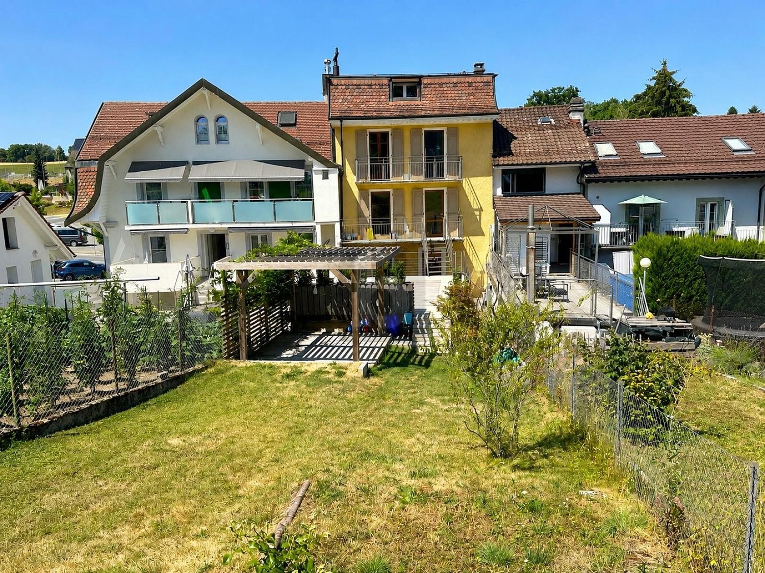 7 rooms row house, photo 2 of 4