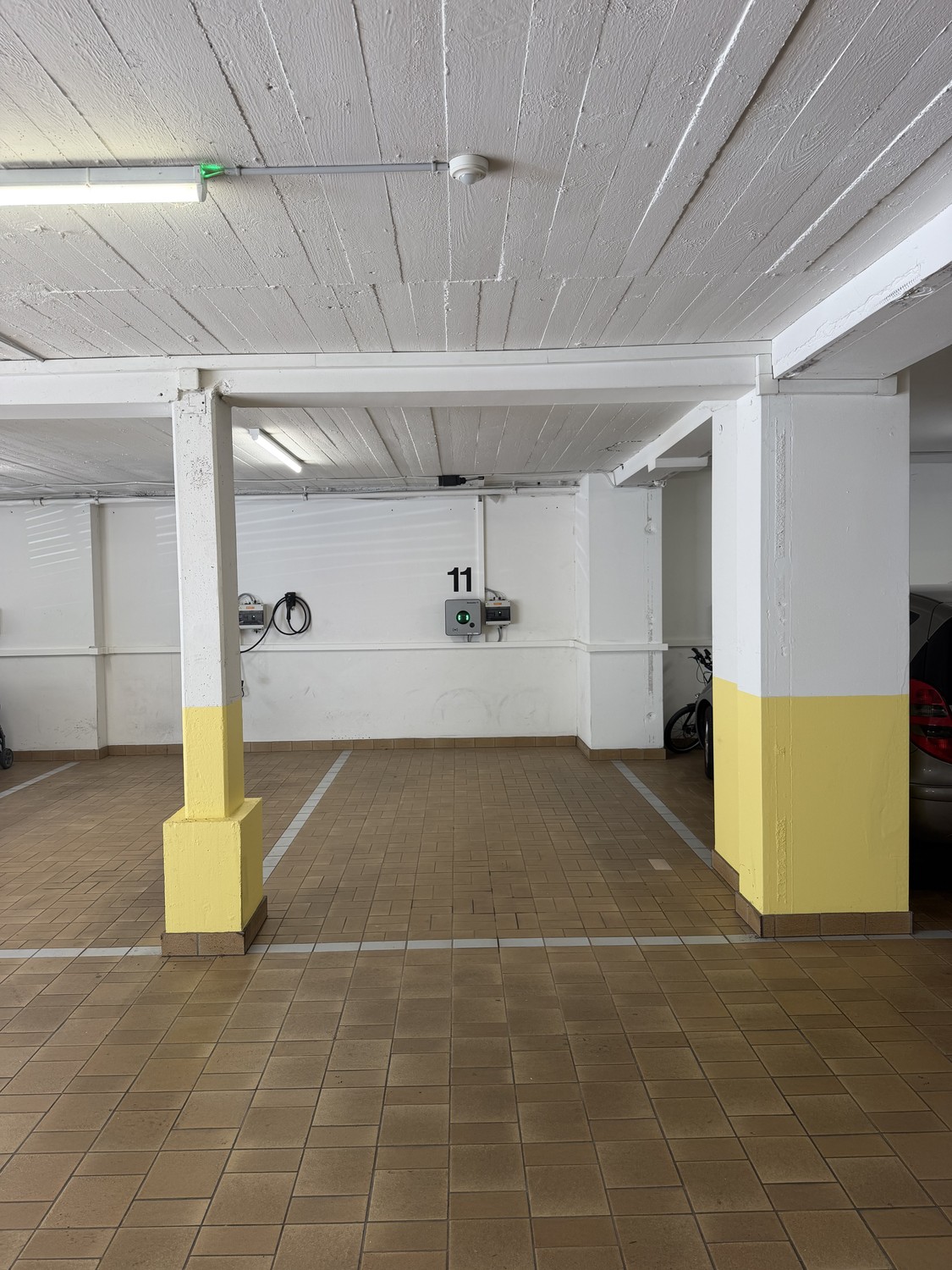 Underground slot, photo 1 of 3