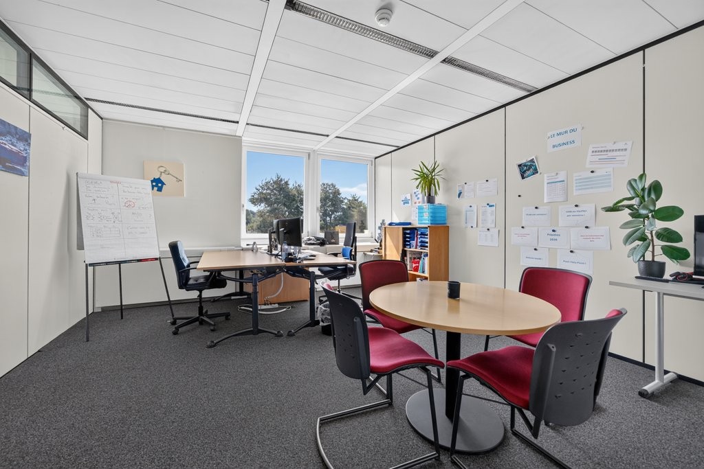 352m² office, photo 8 of 9