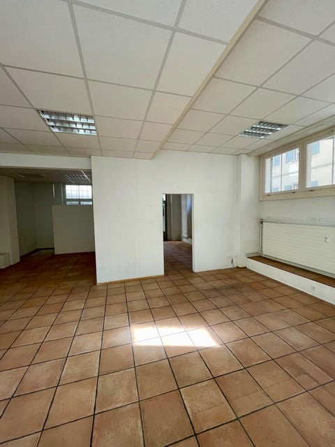 48m² negozio