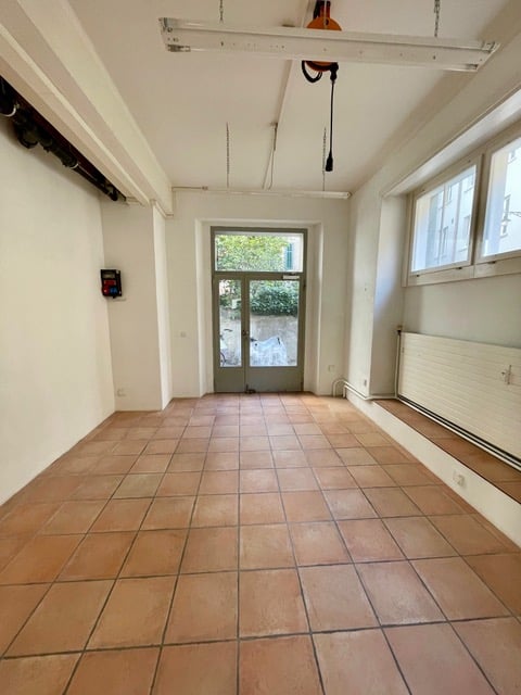 48m² negozio