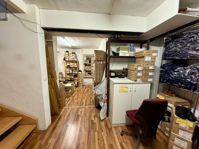 48m² negozio