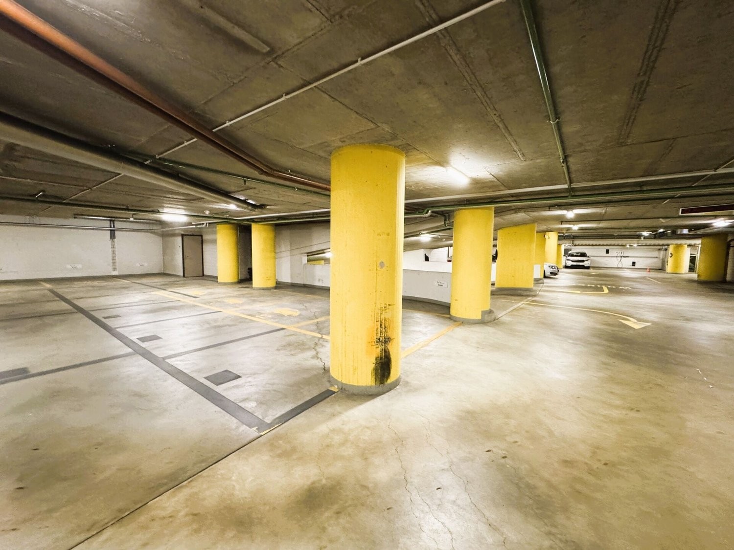 Underground slot, photo 6 of 9