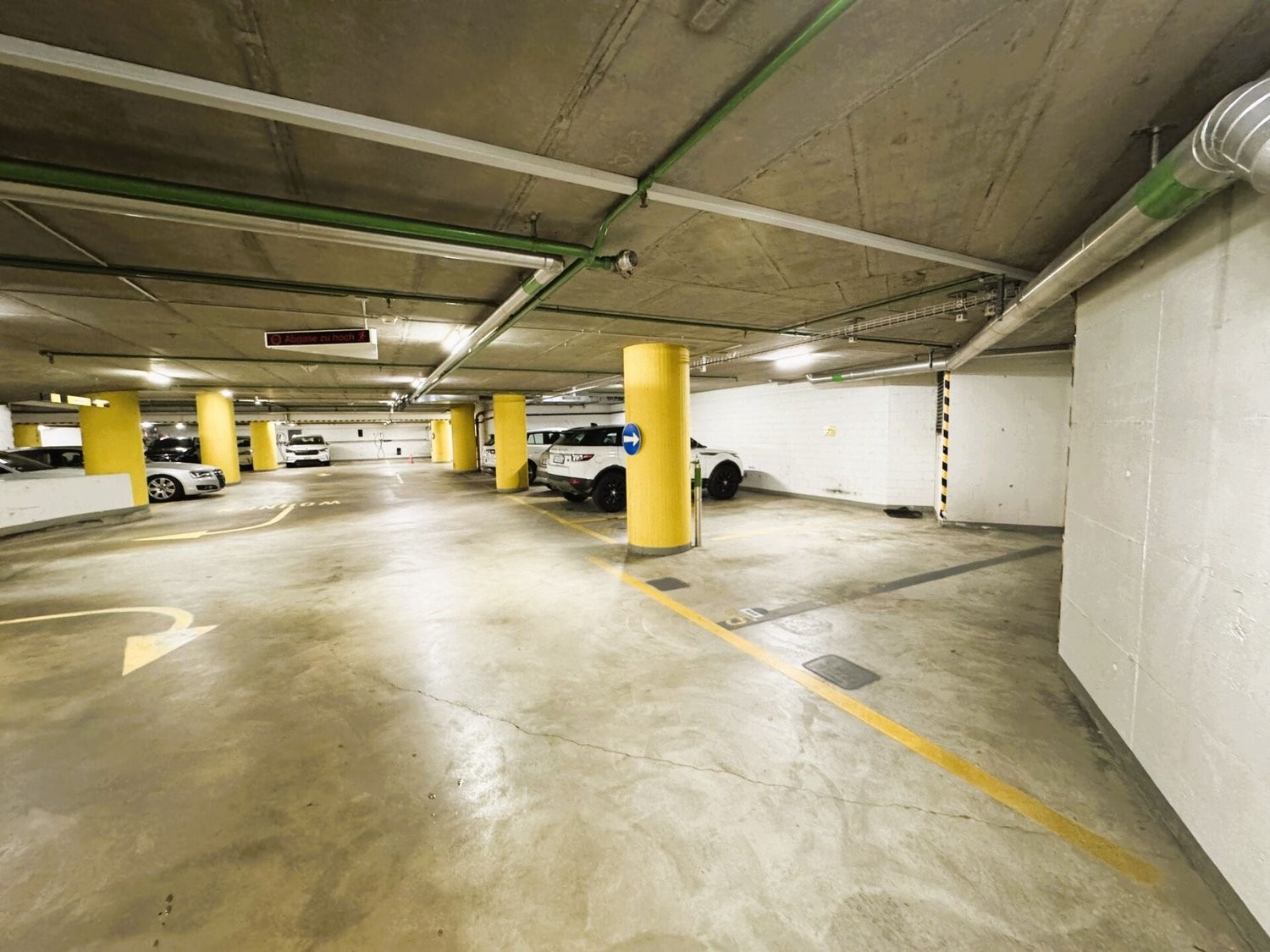 Underground slot, photo 4 of 9