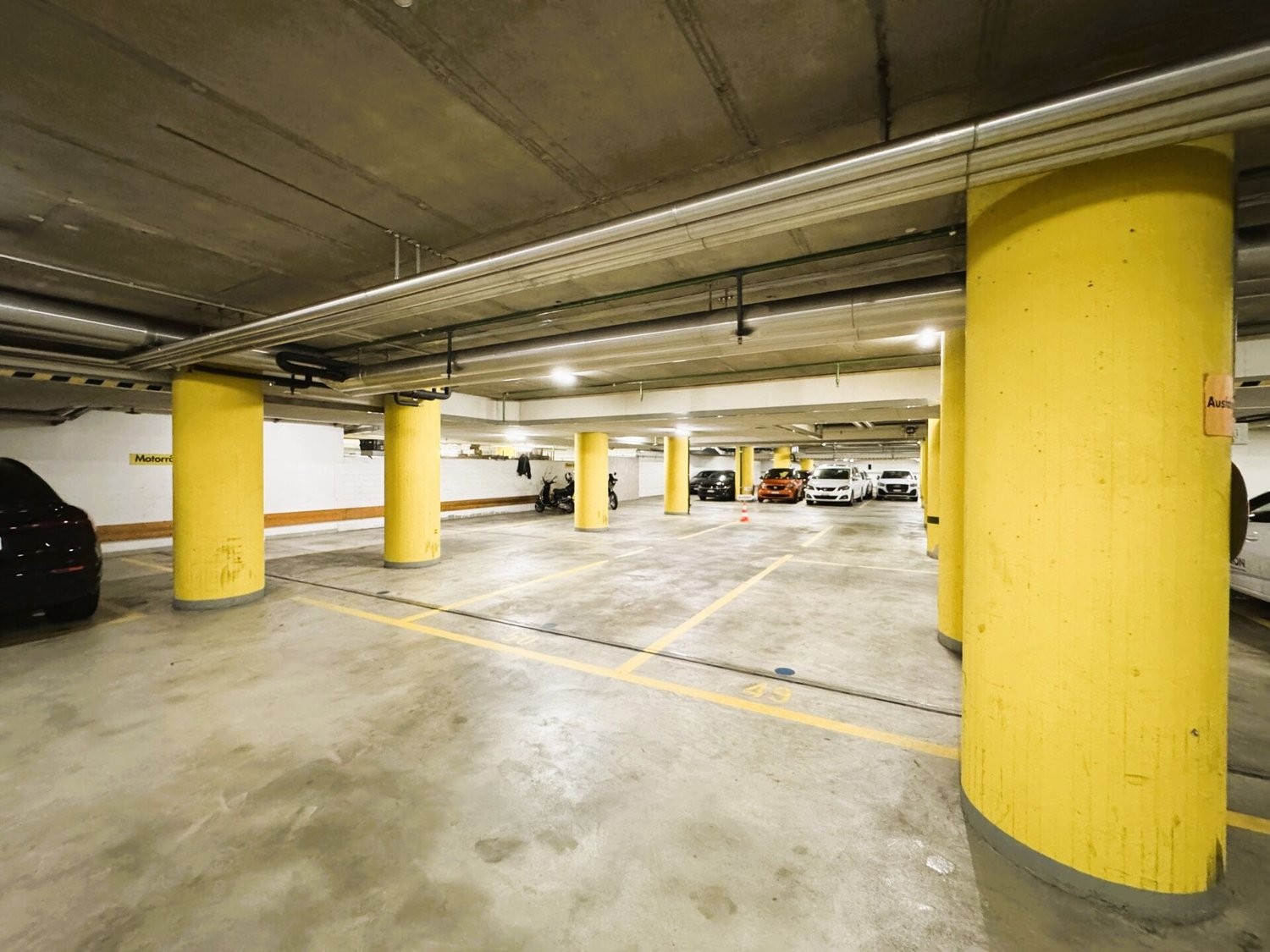 Underground slot, photo 5 of 9