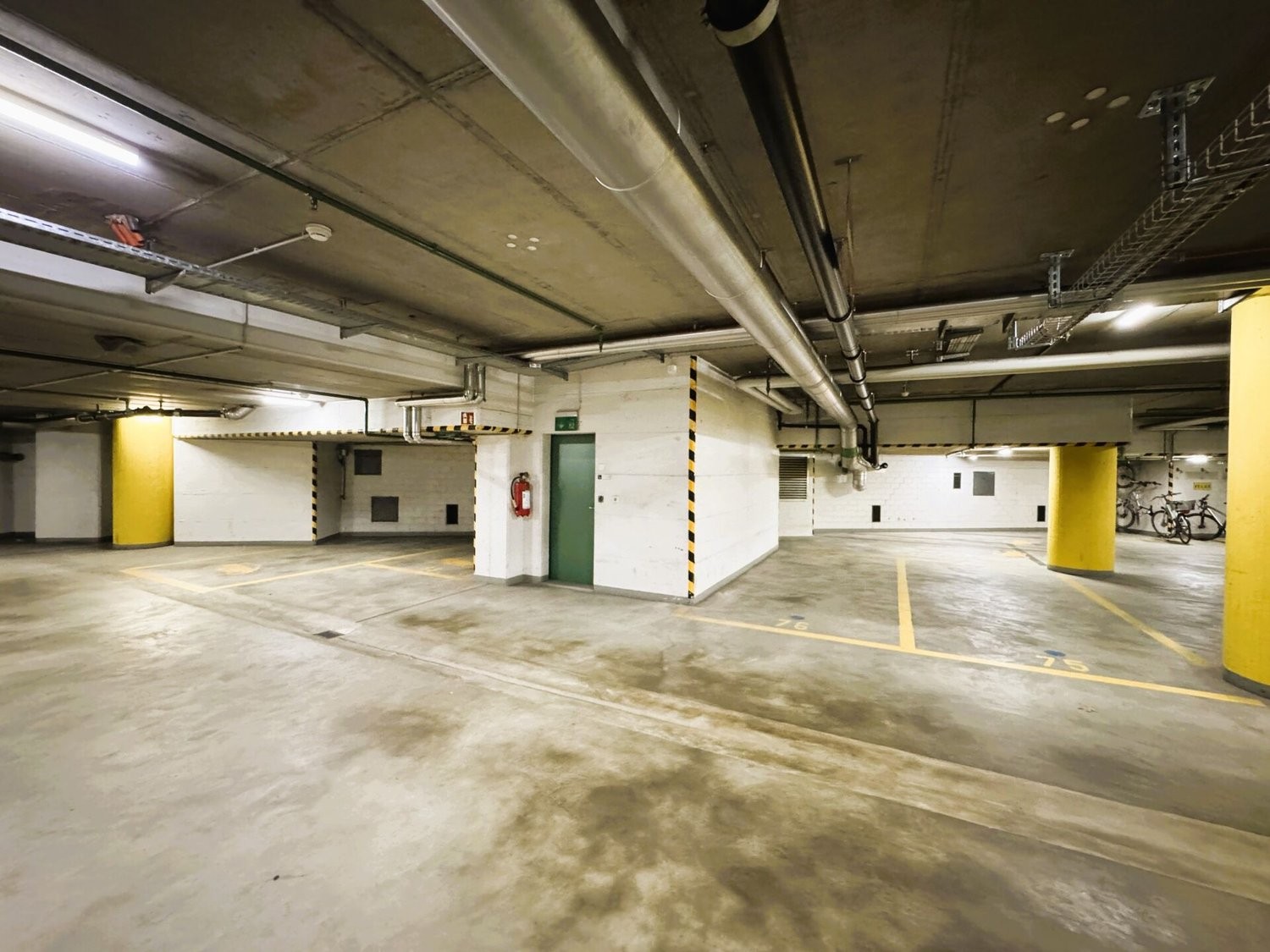 Underground slot, photo 7 of 9