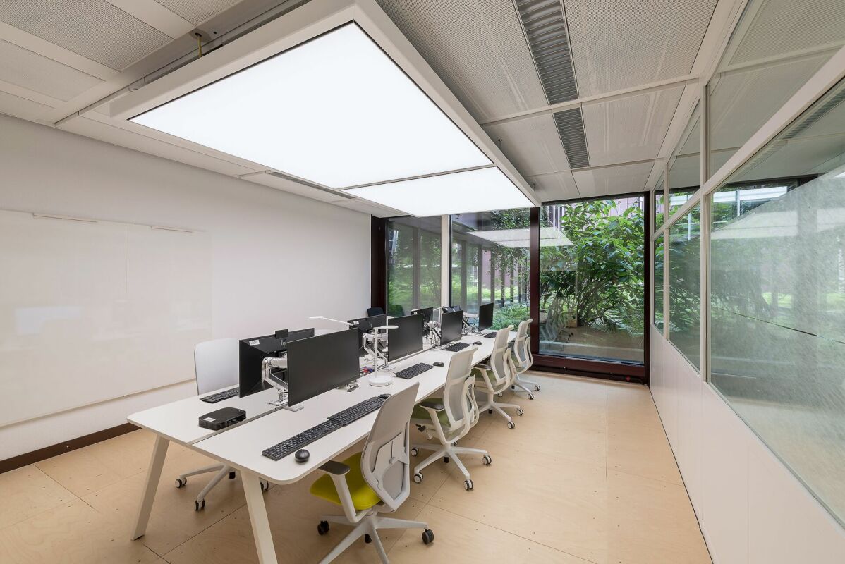 6194m² office, photo 2 of 6