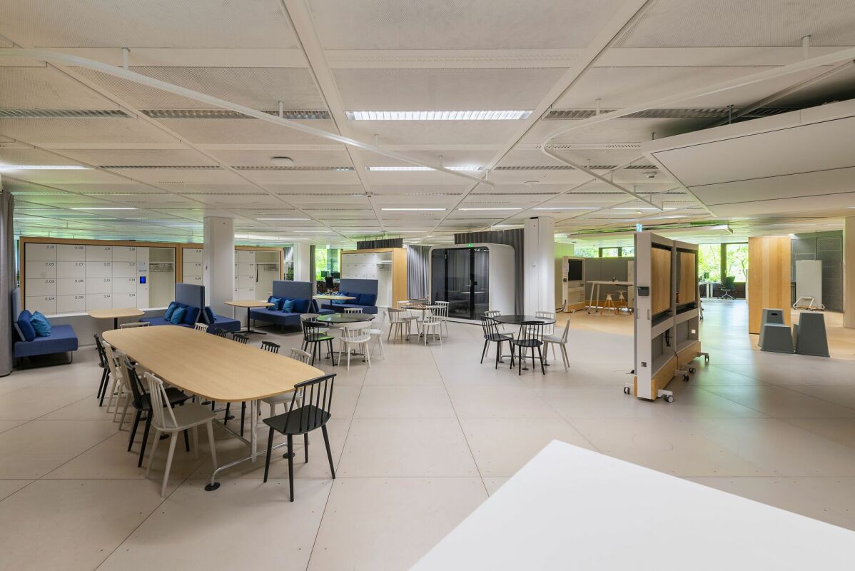 6194m² office, photo 1 of 6
