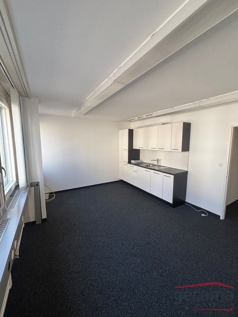 103m² office, photo 1 of 6