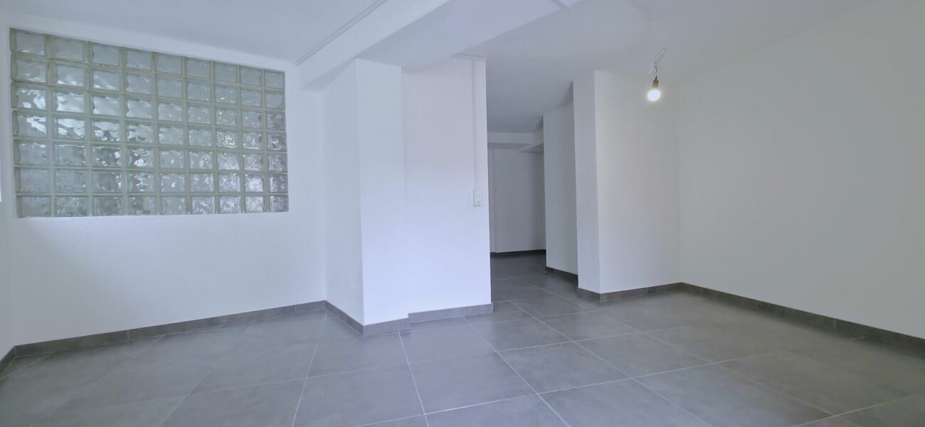 45m² commercial
