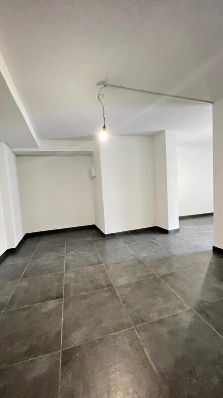 45m² commercial