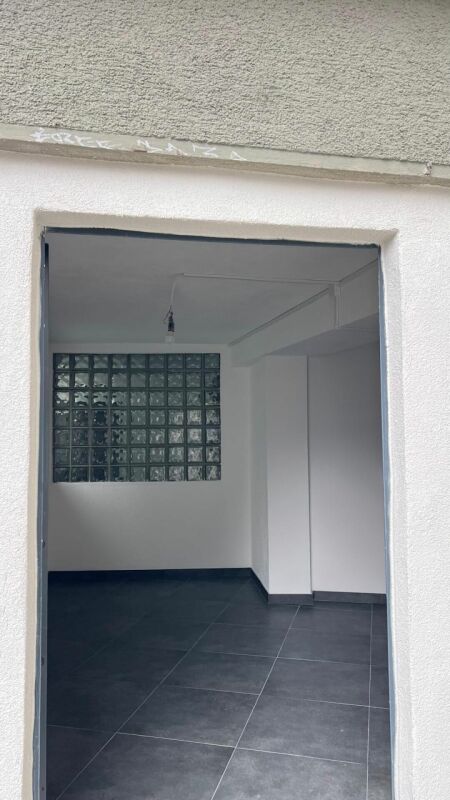45m² commercial
