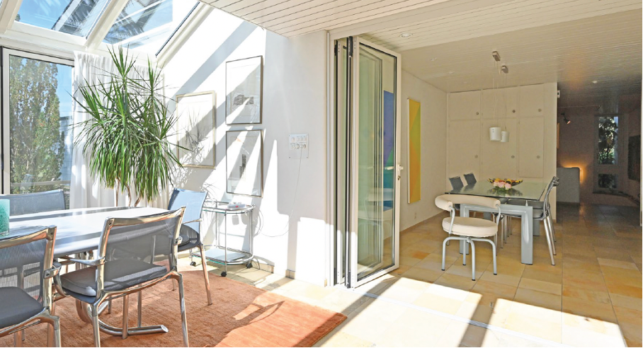 8 ½ rooms single house