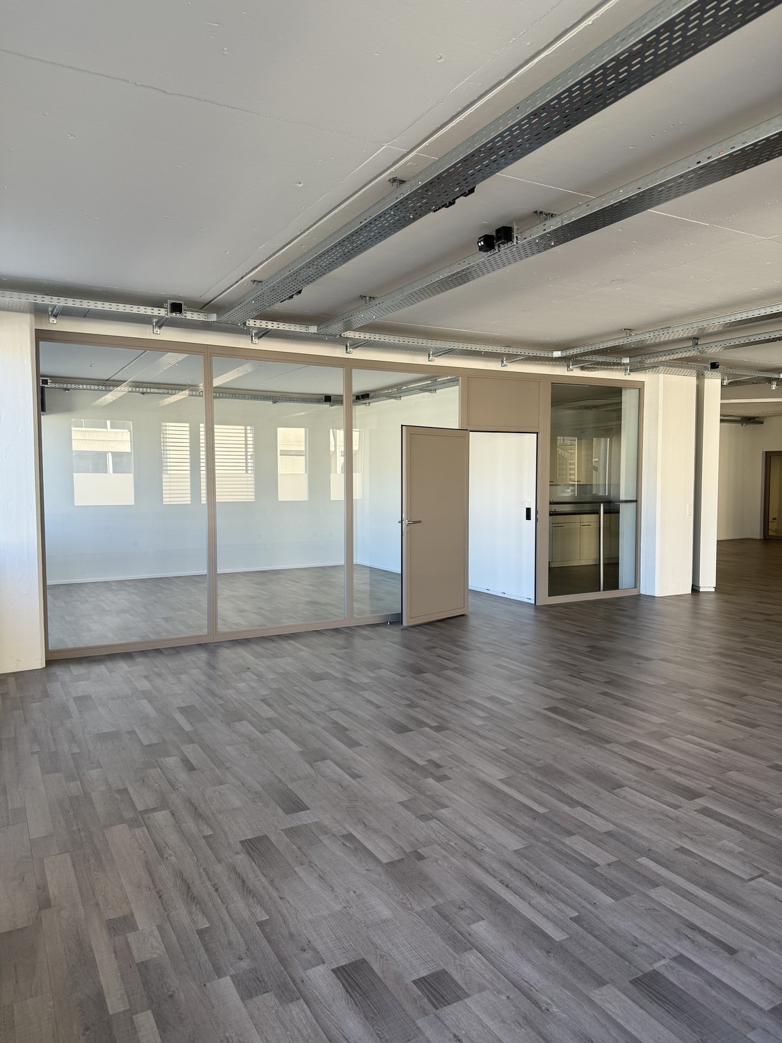 237m² office, photo 5 of 8
