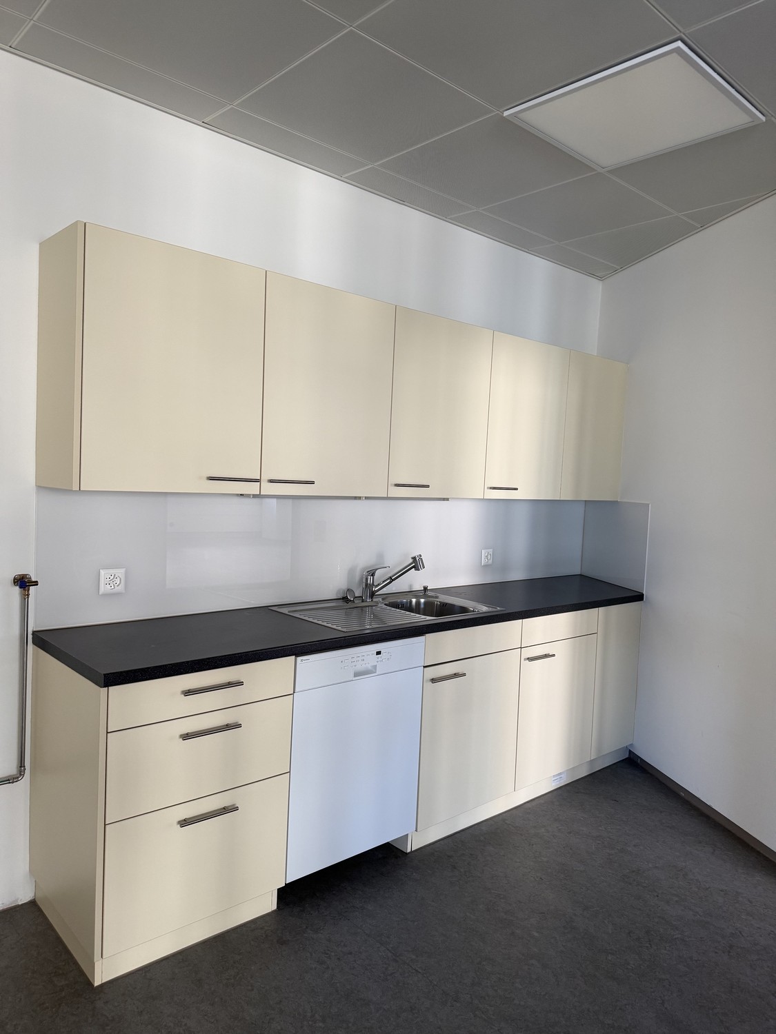 237m² office, photo 8 of 8