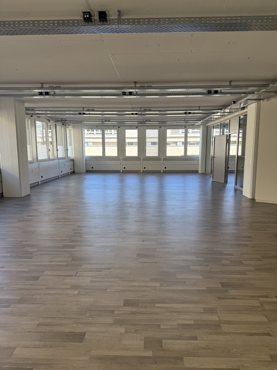 237m² office, photo 4 of 8