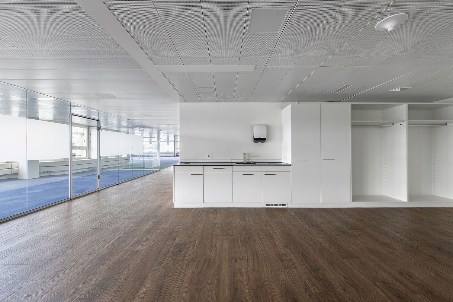 1912m² office, photo 4 of 10