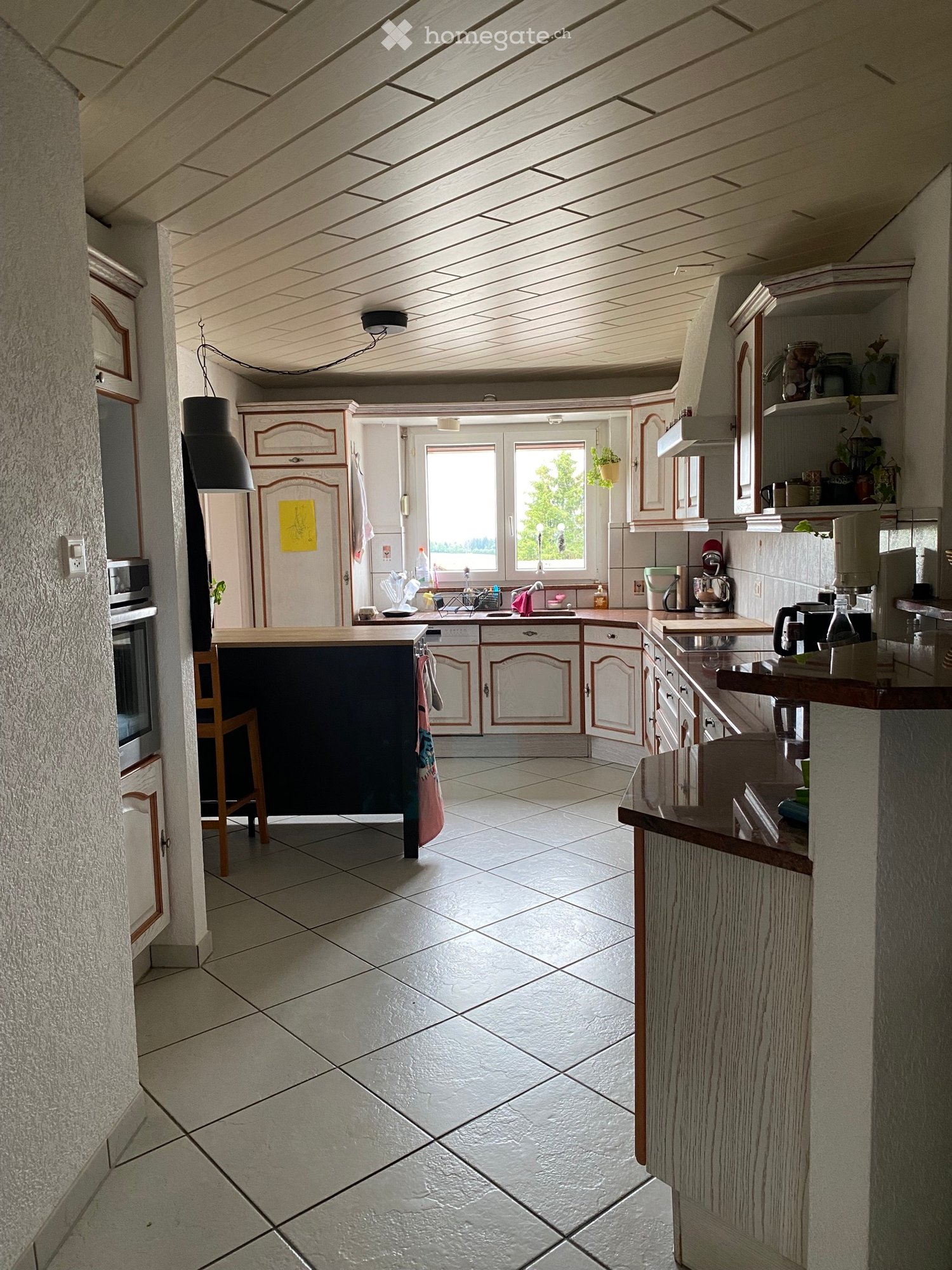 5 rooms apartment