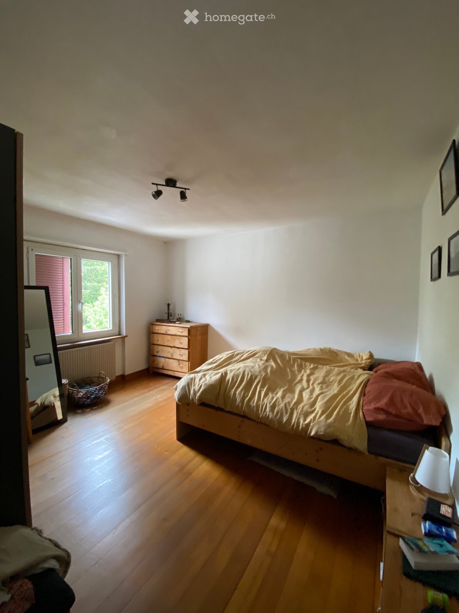 5 rooms apartment