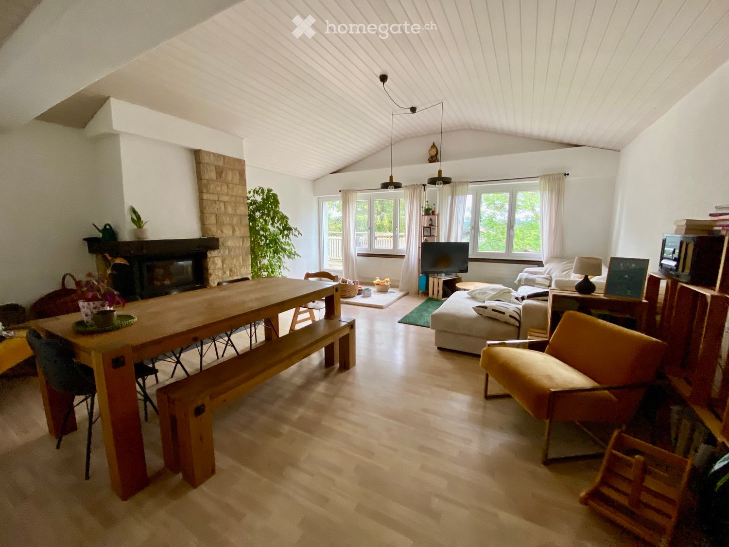 5 rooms apartment